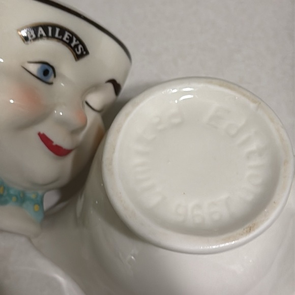 Vintage Baileys Irish Cream Limited Edition 1996 Yum Creamer and Sugar Bowl Set - Picture 5 of 8